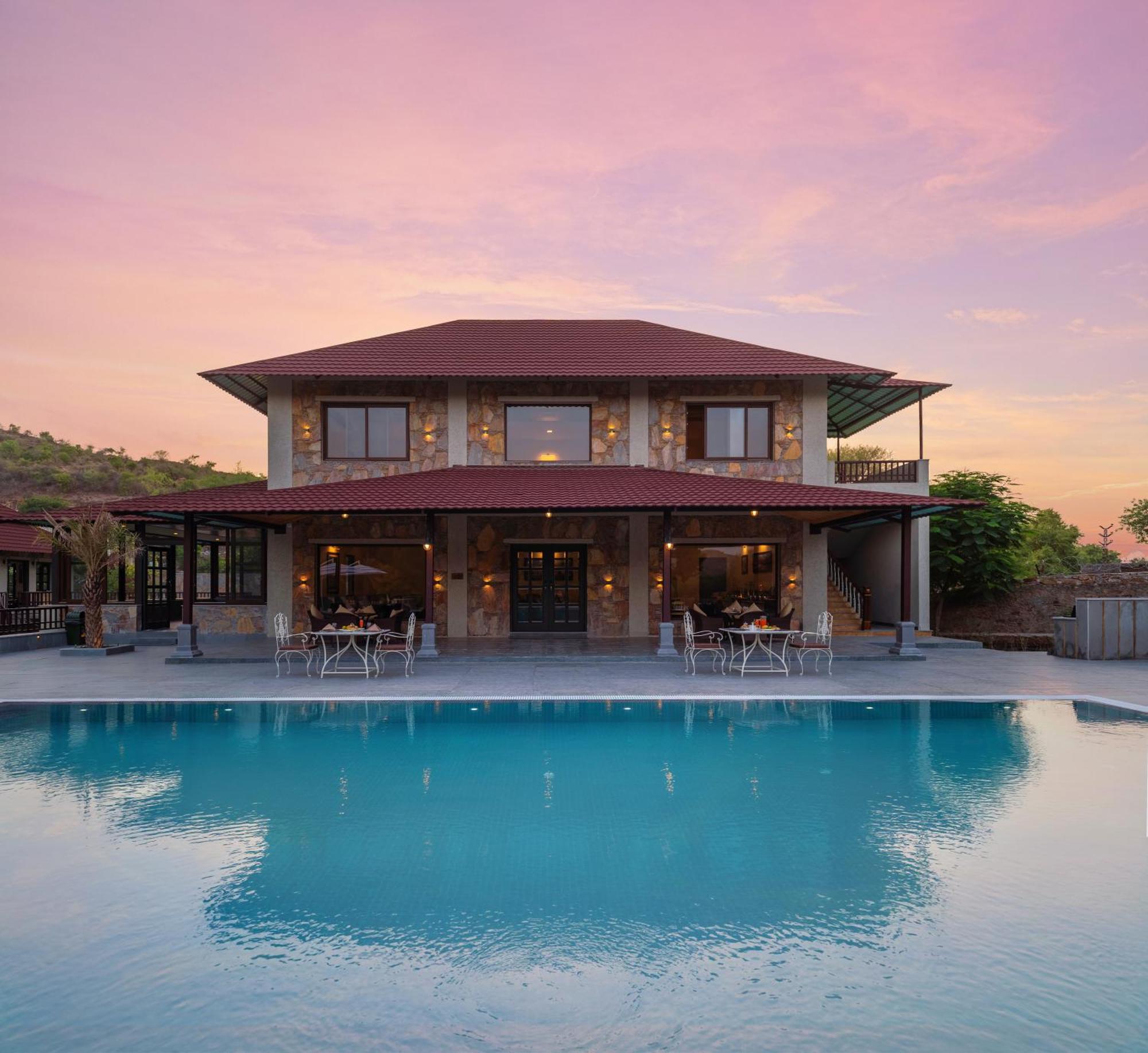Sarasiruham Resort - Private Pool Villa In Udaipur Exteriör bild
