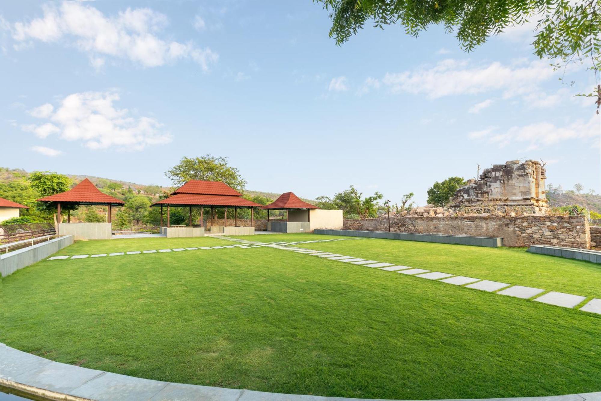 Sarasiruham Resort - Private Pool Villa In Udaipur Exteriör bild